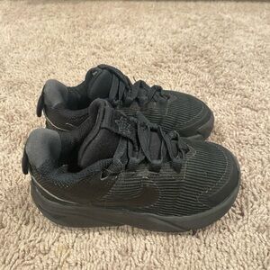 Nike Star Runners low top Black unisex Kids Sneakers